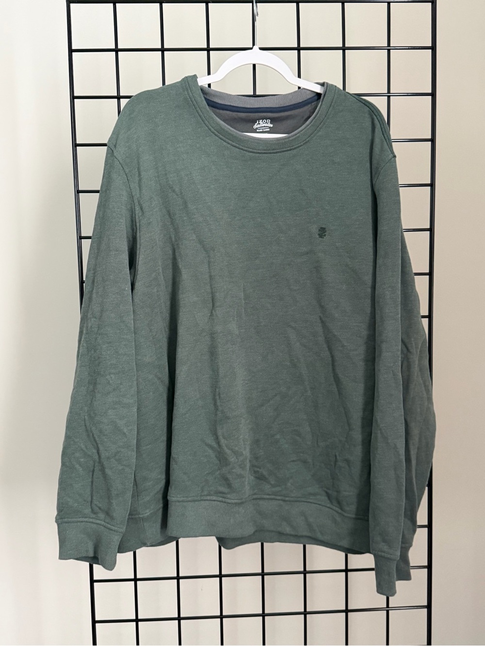 Izod Men's Olive Green Crewneck Sweater